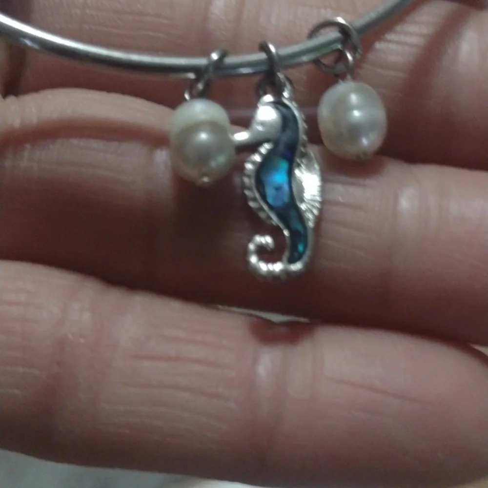 DARLENE SHELLS, INC. GENUINE PAUA ABALONE SEAHORSE BANGLE DANGLE BRACELET-NWT